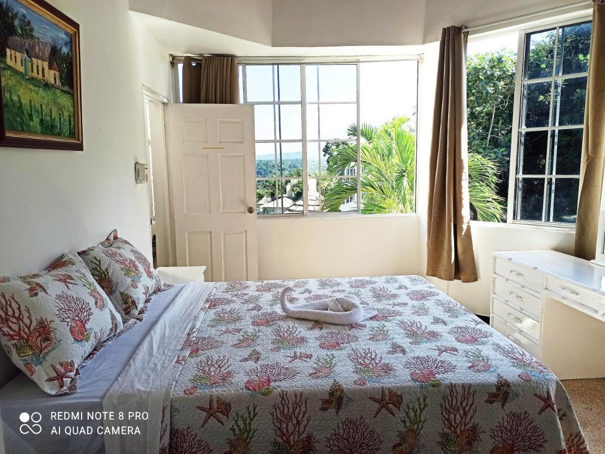 Columbus Heights Apt 26 F Ocho Rios Bagian luar foto